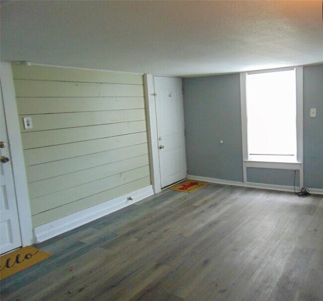 Photo - 5113 Avenue O 1/2