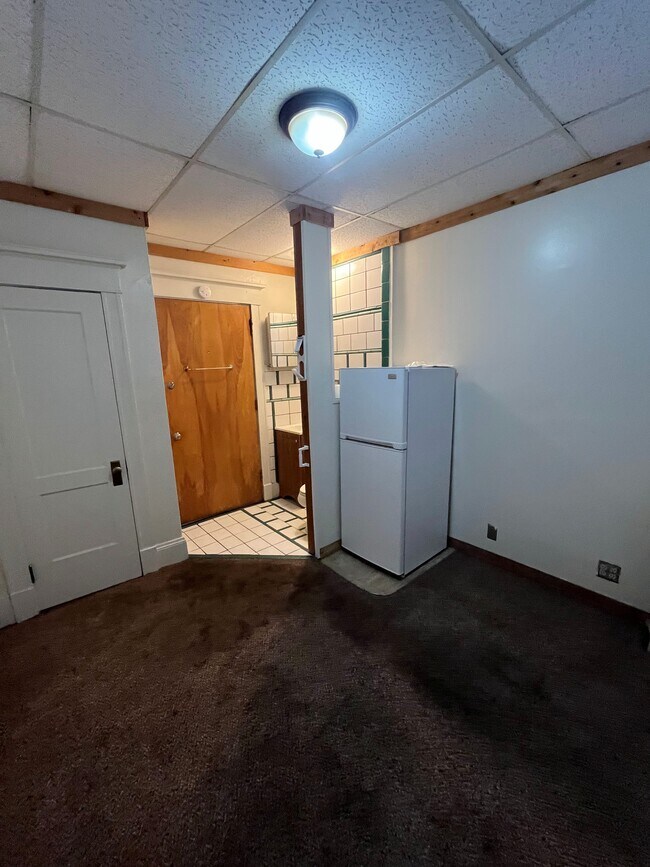 Photo - 222 W Broadway-11 Unidad 11