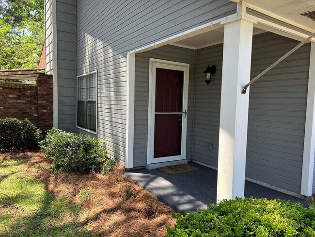 5900 Grelot Rd Unit 201