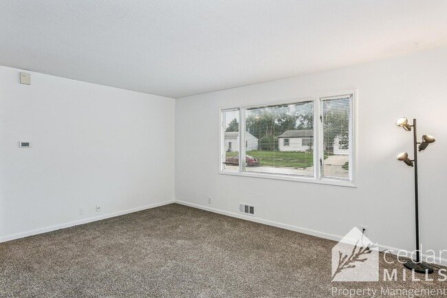 1422 Cloverdale Dr