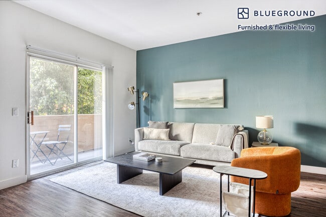 Photo - 1353 N Martel Ave Unidad FL1-ID55