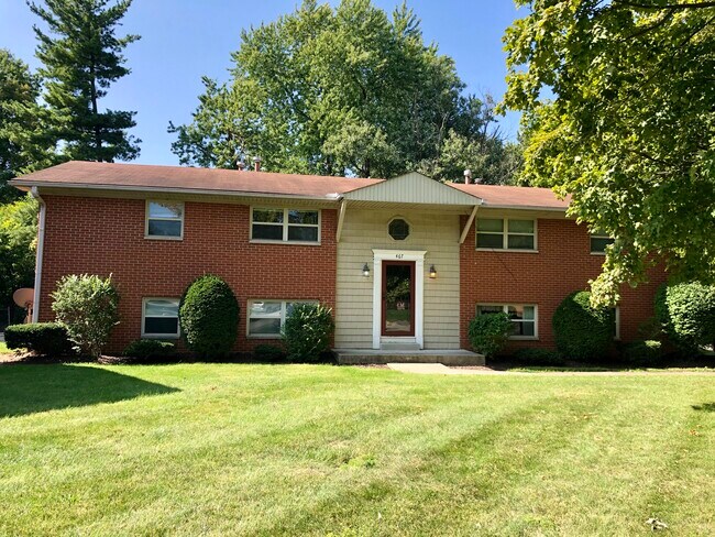 467 E Stafford Ave Unit D