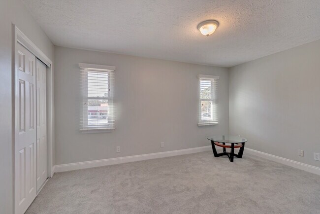 Photo - 832 Tibet Ave