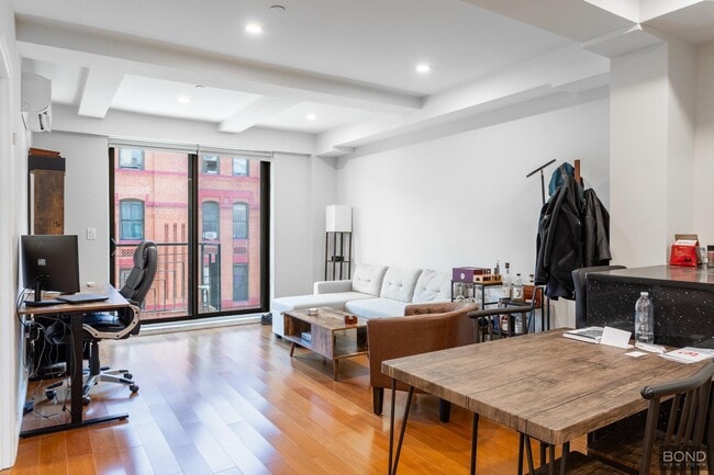 Building Photo - 402 W 50th St Unit 2F Rental