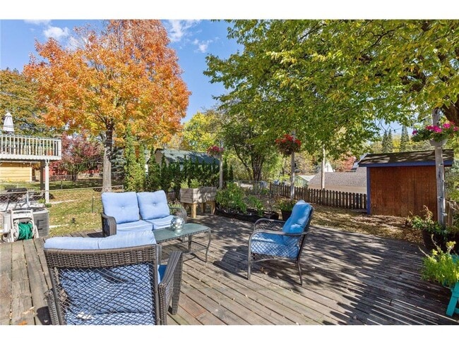 Photo - 3401 Buchanan St NE