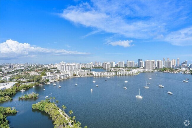 Building Photo - 17301 Biscayne Blvd Unit 2108 Rental
