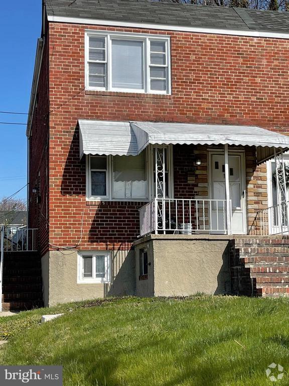 Building Photo - 5122 Plainfield Ave Rental