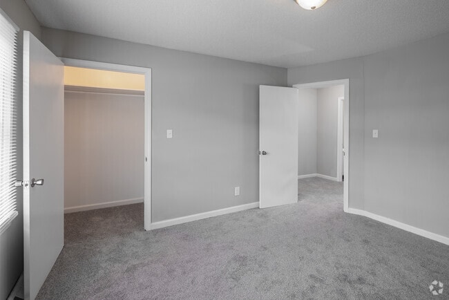 2BR, 1.5BA - 950SF - Bedroom