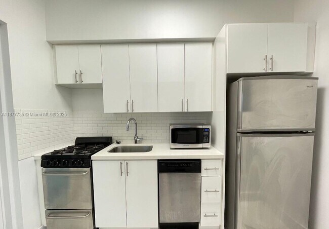 Photo - 1602 Meridian Ave Unit 17