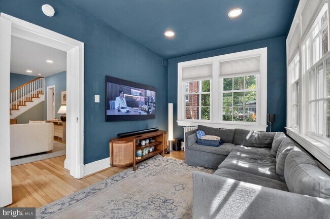 Photo - 3005 McKinley St NW