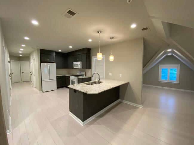 Photo - 100 Mcdowell Rd Apartments Unit 301