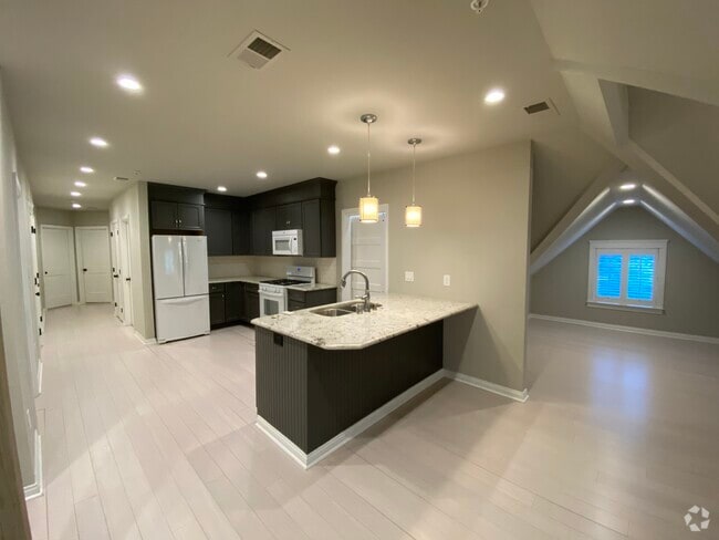 Building Photo - 100 Mcdowell Rd Unit 301 Rental