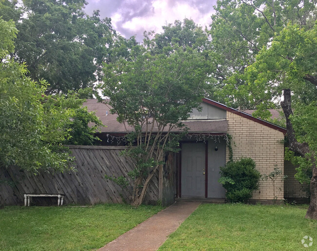 Building Photo - College Station - 2 bedroom / 1 bath Duple... Rental