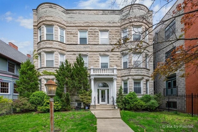 Building Photo - Updated Duplex Condo with 2 parking spots