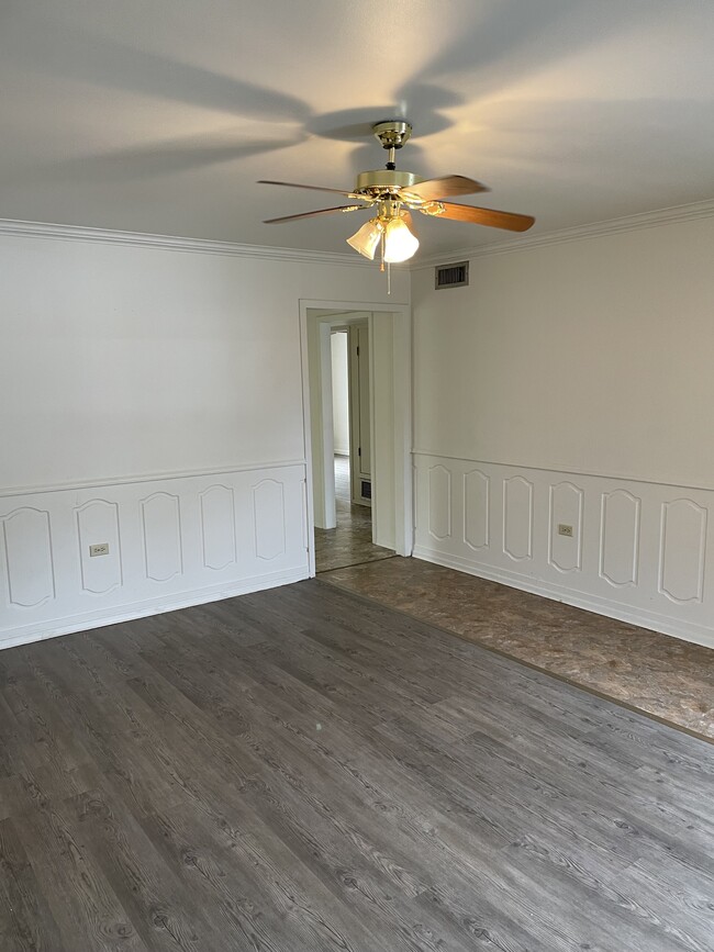 Den - 1719 Oakley Ct Unit apartment #5