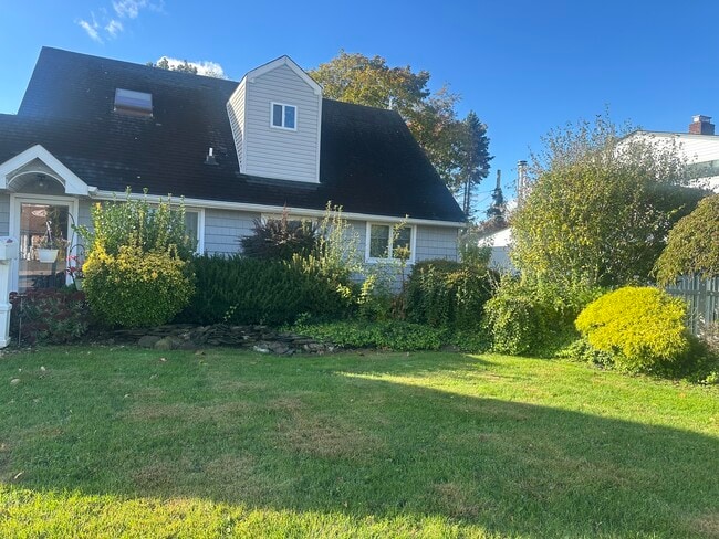 Photo - 8 Bunting Ln