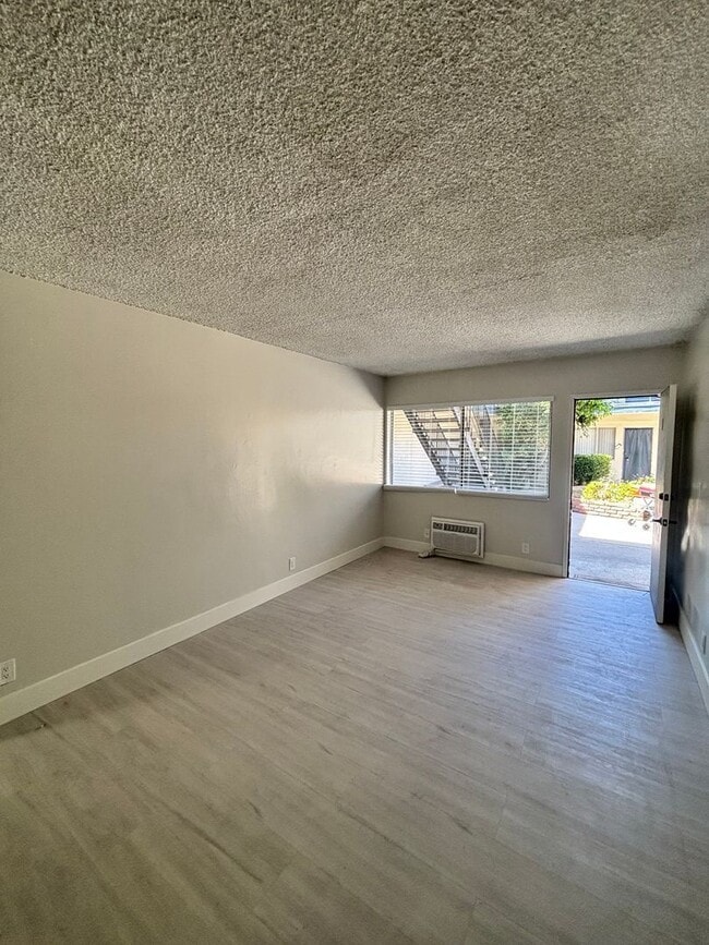 Photo - 6809 Baird Ave Unit 3