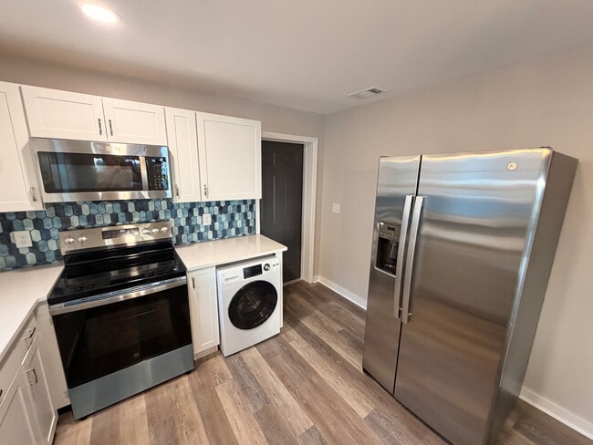 Photo - 3305 Burroughs St