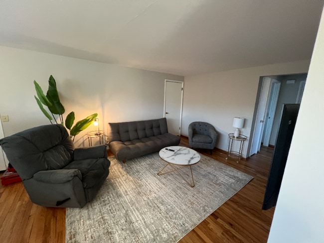 Photo - 2201 Catalpa Rd Unidad Apt D