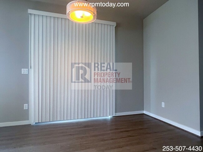 Photo - Vincent - 1539-1541 (Rainier Group) Unit 1541