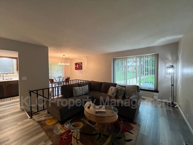 Photo - 3805 Maquoketa Dr