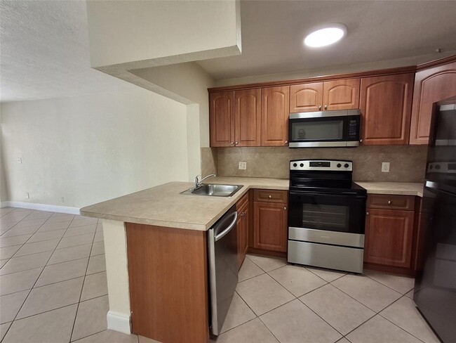 Photo - 10922 Royal Palm Blvd Rental