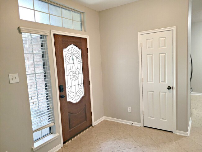 Photo - 15106 Petties Way