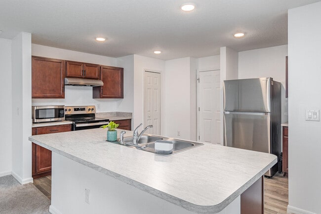 Photo - 571 Gallagher St SW