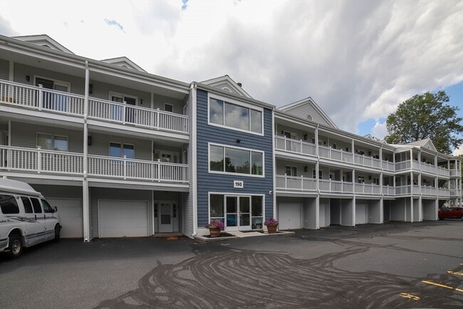 Building Photo - 190 S Quinsigamond Ave Unit 103 Rental