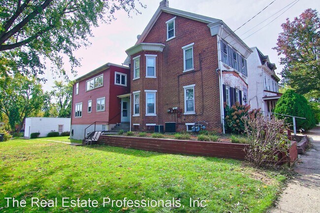 Photo - 2 br, 1 bath House - 1144 Queen St