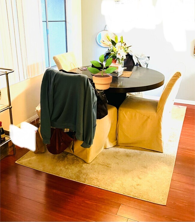 Photo - 531 N Kings Rd Unit 2