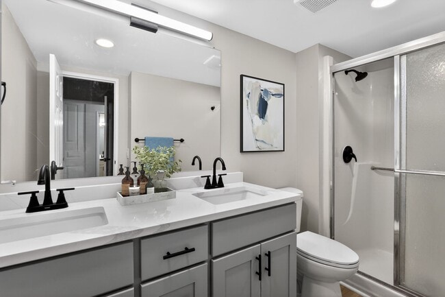 Elevate your lifestyle at The Venue Apartment Homes, where modern design meets comfort. Enjoy spacious bathrooms with sleek finishes and convenient features, perfect for your daily routine. Schedule a tour today and find your ideal home!