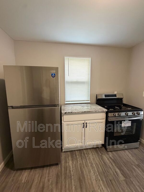 Photo - 735 E Milton Ave