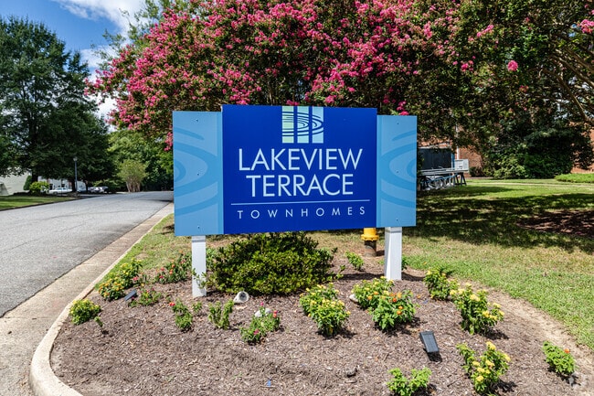 Lakeview Terrace Townhomes