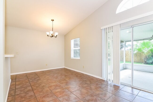 Photo - 704 Sand Ridge Dr