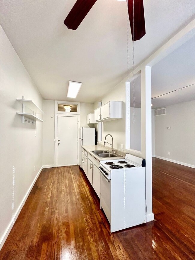 4021 Mandell St Unit MAN21F