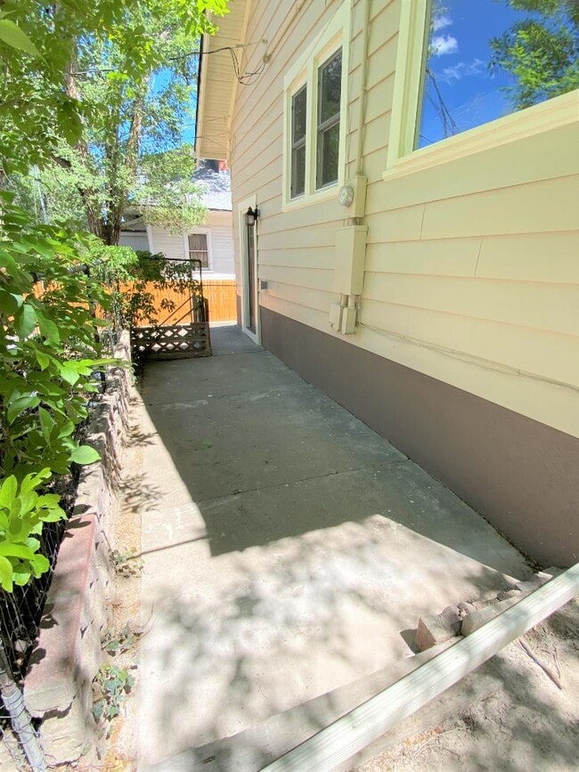 Photo - 618 W Pikes Peak Ave