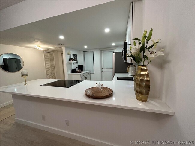 Photo - 3000 N Palm Aire Dr Unit 103