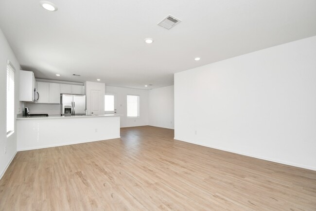 Photo - 27010 Breakaway Ln
