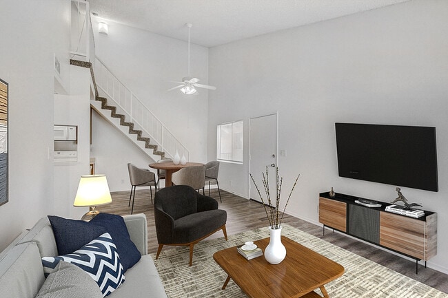 Las Flores Apartments