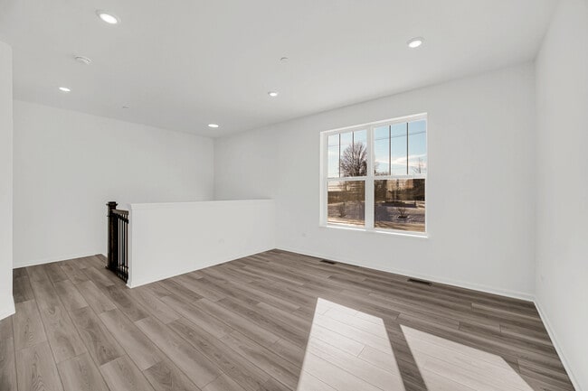 Photo - 203 Settlers Pl