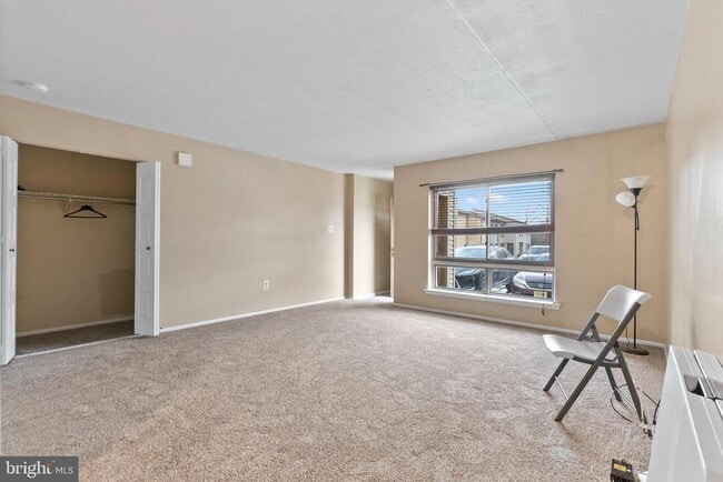 Photo - 211 James Ct