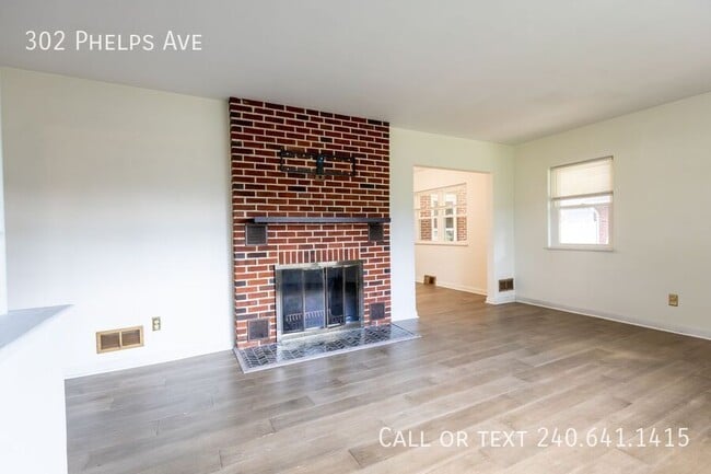 Photo - 302 Phelps Ave