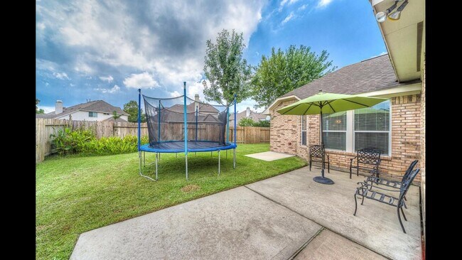 24023 Northshire Ln