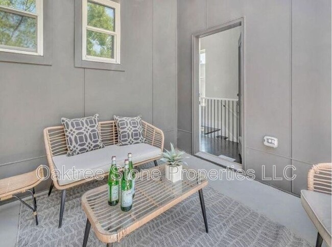 Photo - 456 Parkway Dr NE