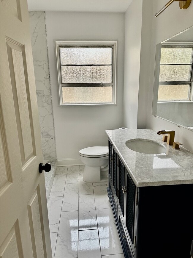 Photo - 938 Hemlock St