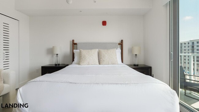 Photo - 1025 E 25th St Unit 611