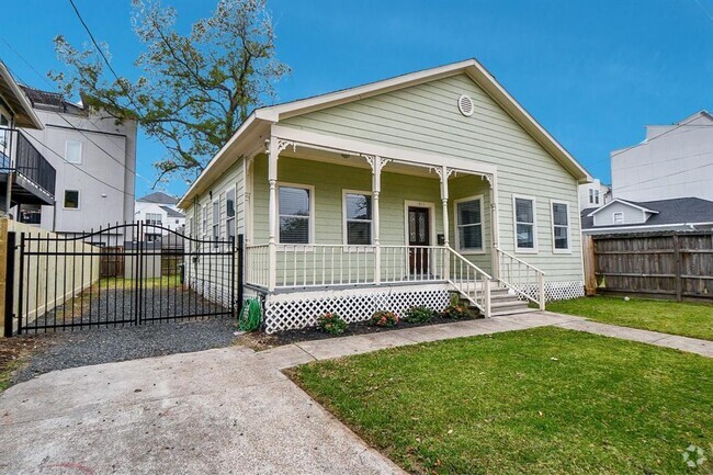 Building Photo - 1611 Alamo St Rental