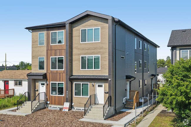 Photo - 9640 158 St