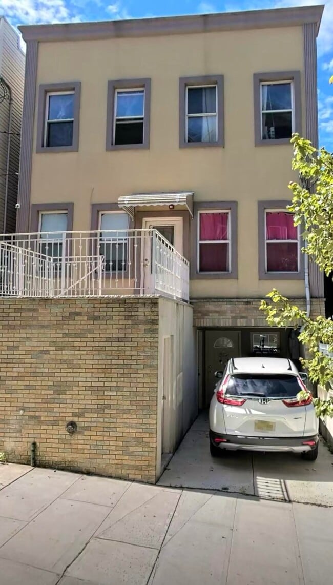 Photo - 621 38th St Unit 3